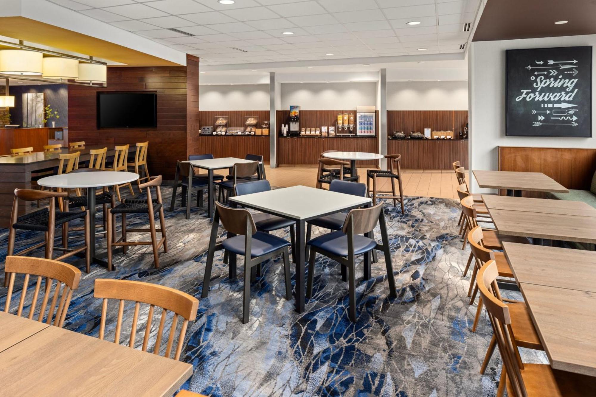 Fairfield Inn & Suites By Marriott Waterloo Cedar Falls Extérieur photo