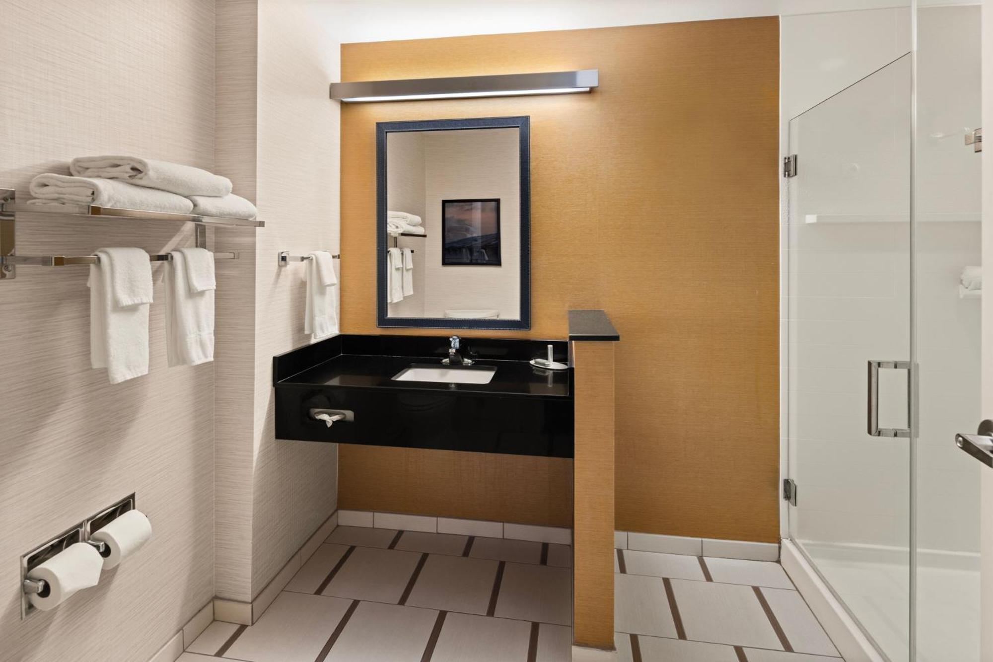 Fairfield Inn & Suites By Marriott Waterloo Cedar Falls Extérieur photo