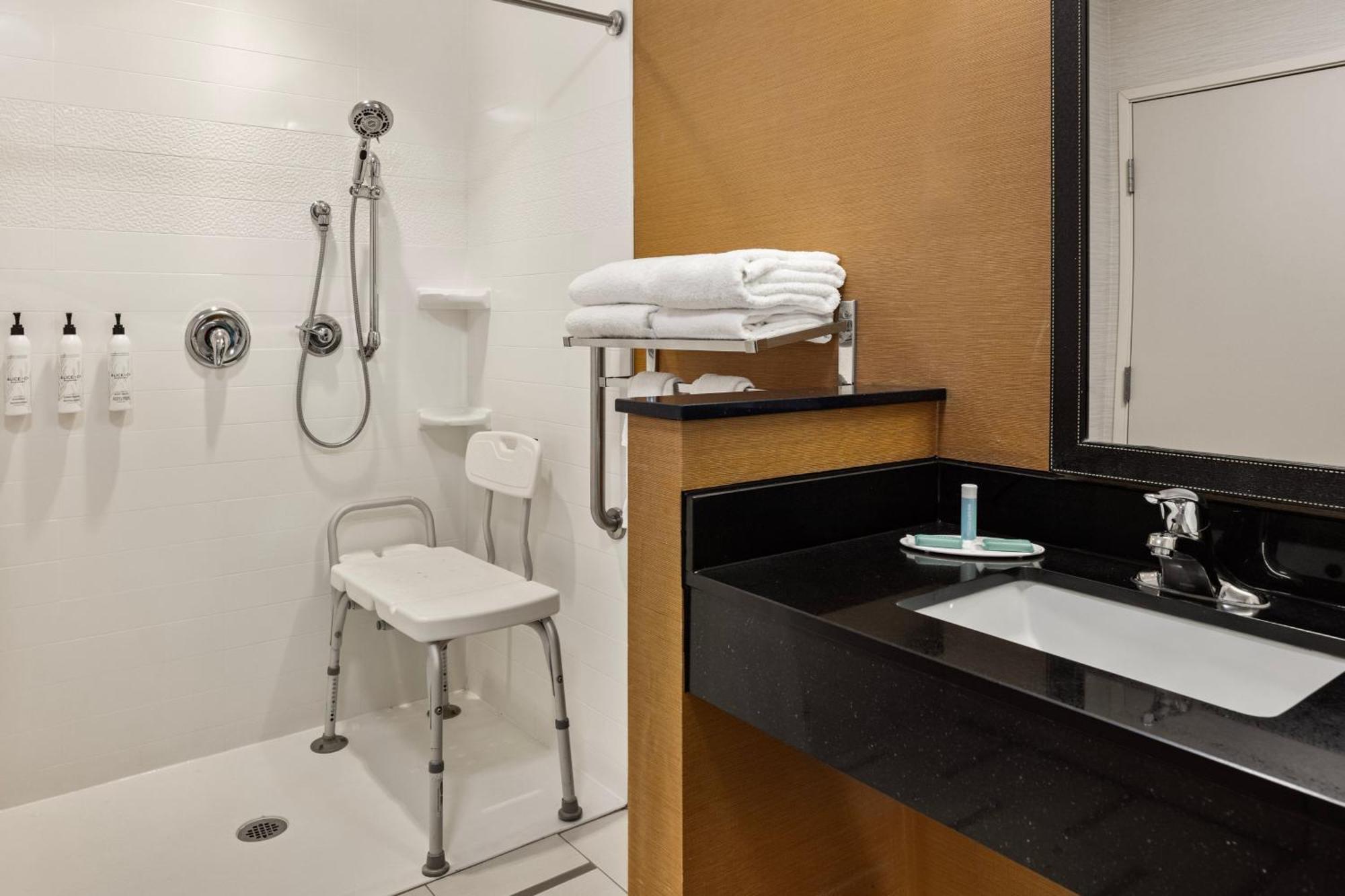 Fairfield Inn & Suites By Marriott Waterloo Cedar Falls Extérieur photo