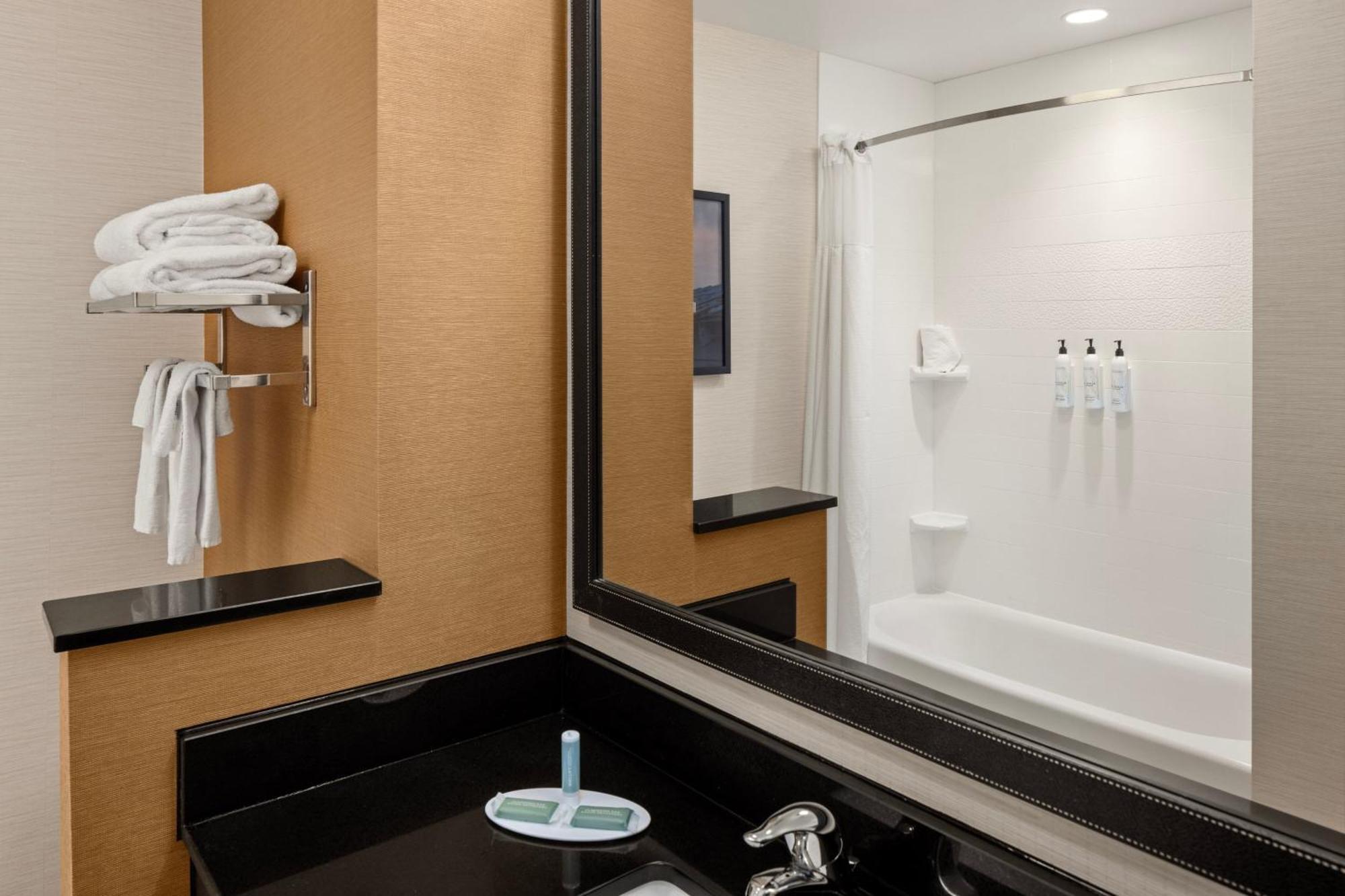 Fairfield Inn & Suites By Marriott Waterloo Cedar Falls Extérieur photo