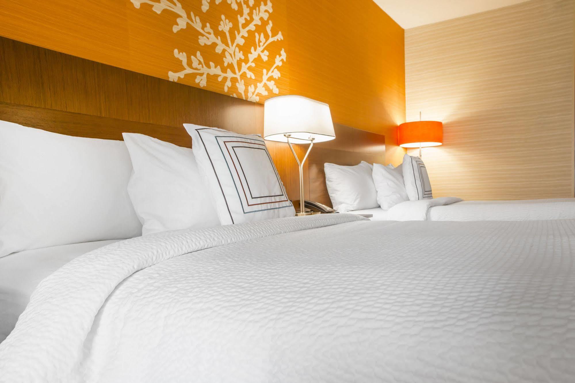 Fairfield Inn & Suites By Marriott Waterloo Cedar Falls Extérieur photo